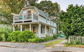 Oak Bluffs Cottage